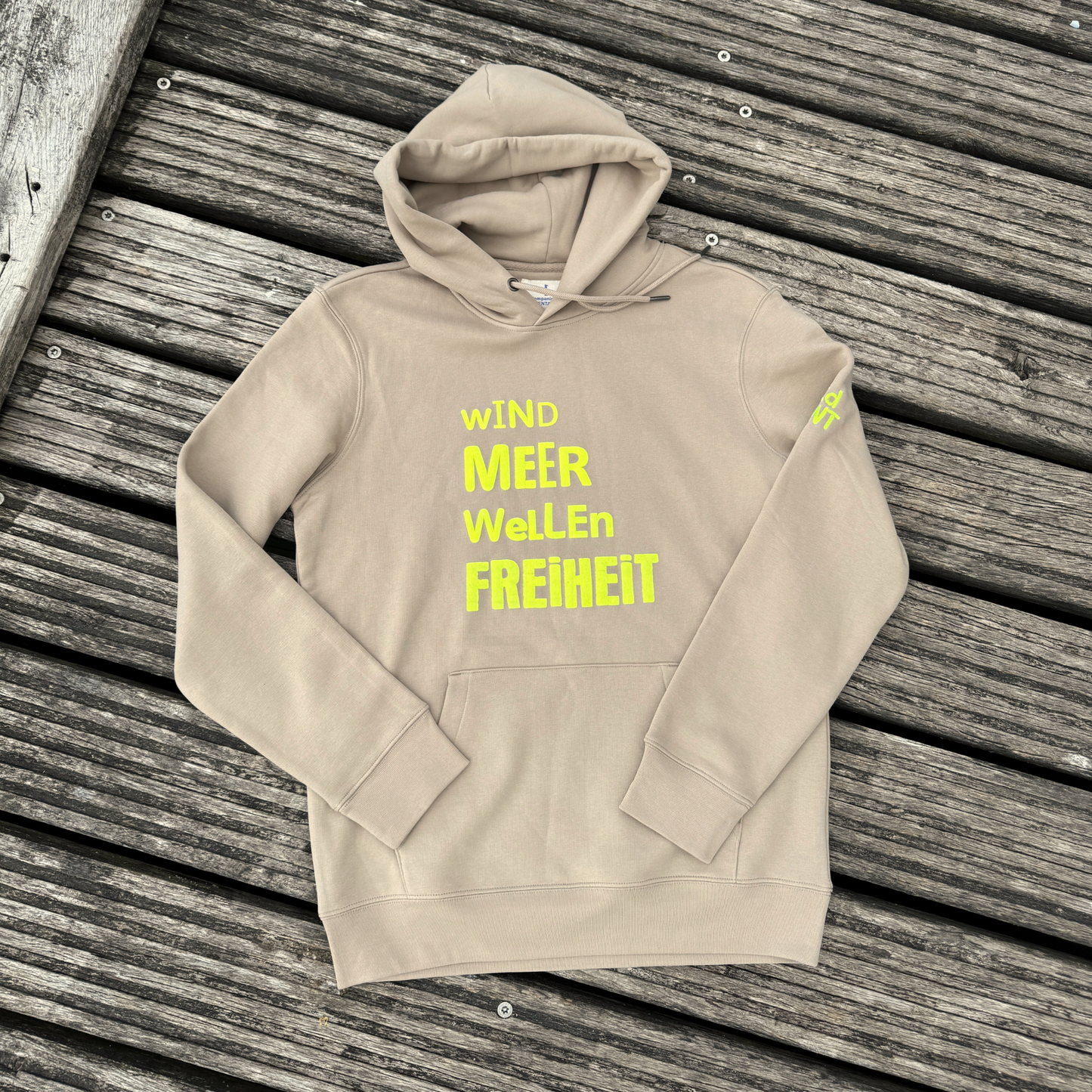 Hoodie Cappuccino "Wind Meer Wellen Freiheit" - butteryellow