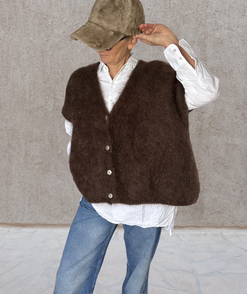 Strickjacke / Pullunder mit Knöpfen "Braun"