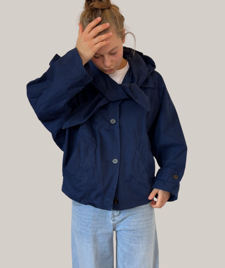 Trenchjacke mit abnehmbarer Kapuze navyblau