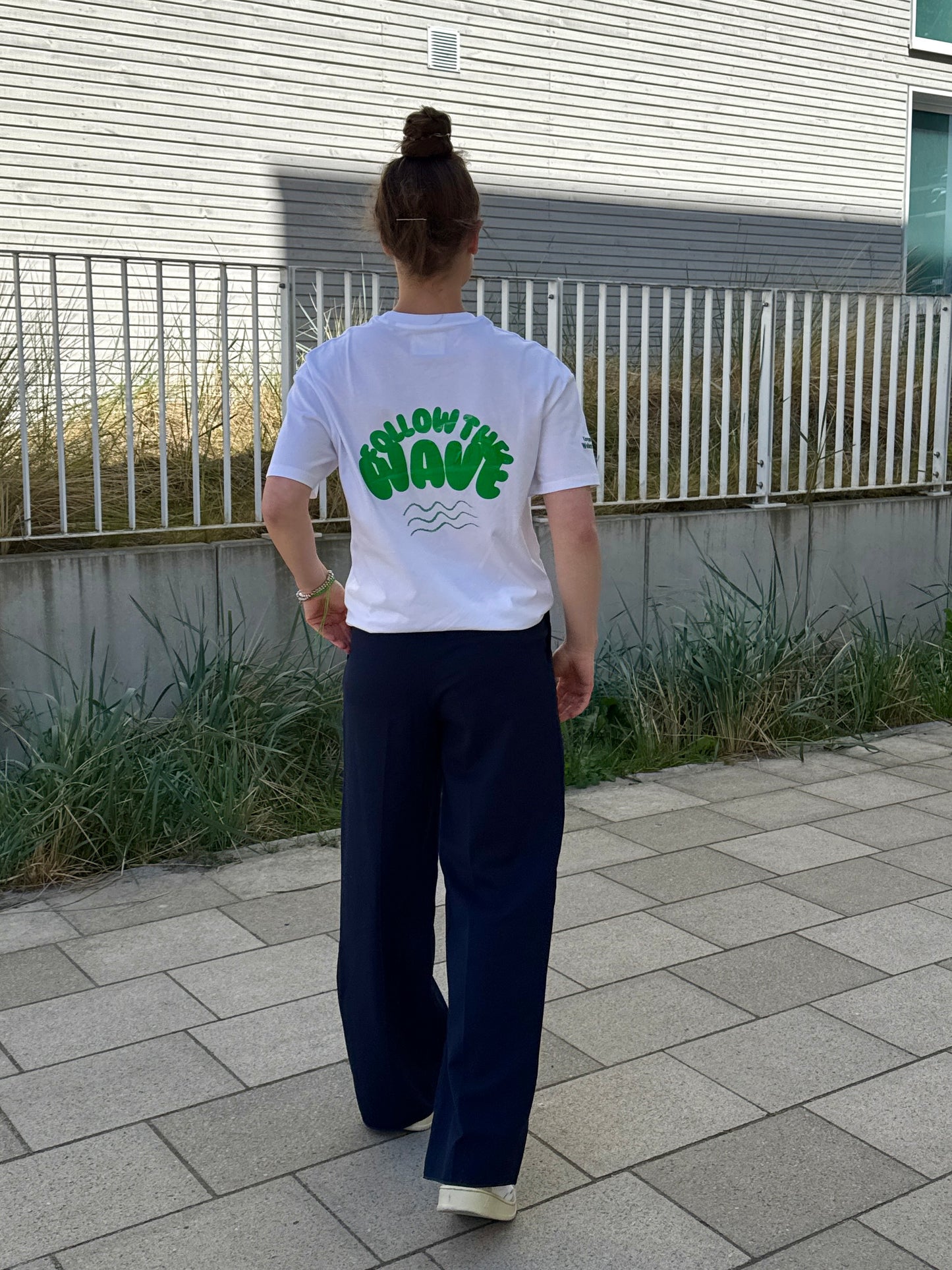 T-Shirt Weiß „Follow the Wave“