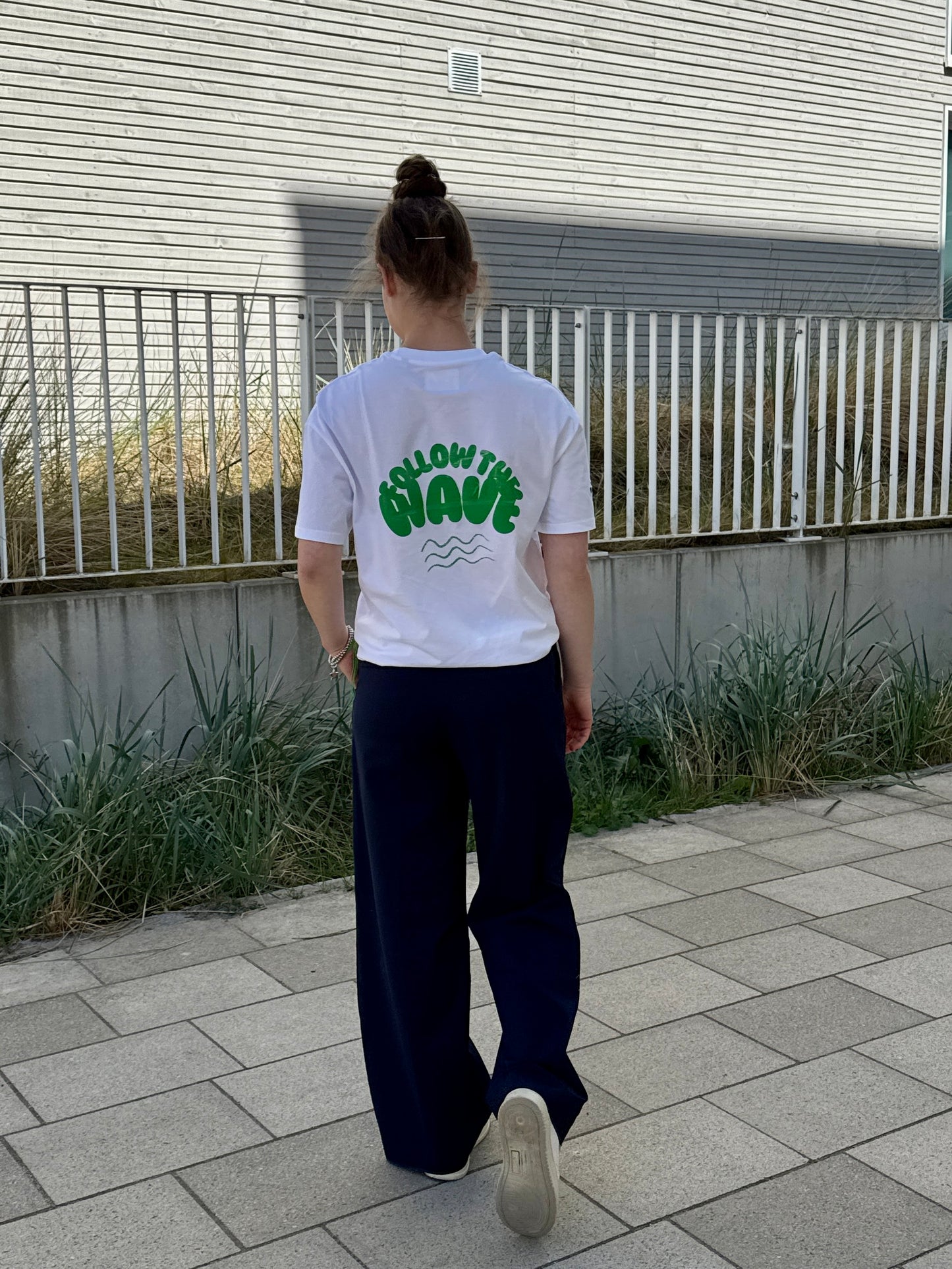 T-Shirt Weiß „Follow the Wave“