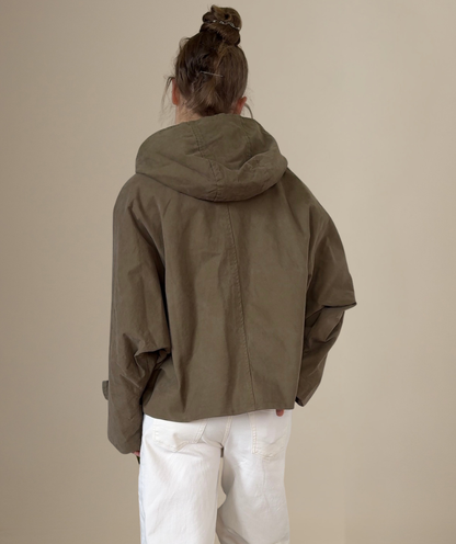 Trenchjacke mit abnehmbarer Kapuze