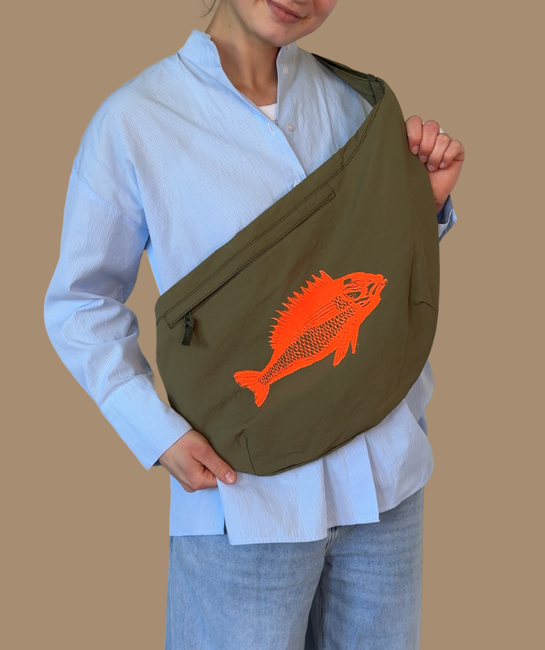Crossbodybag Khaki "Fisch Orange"