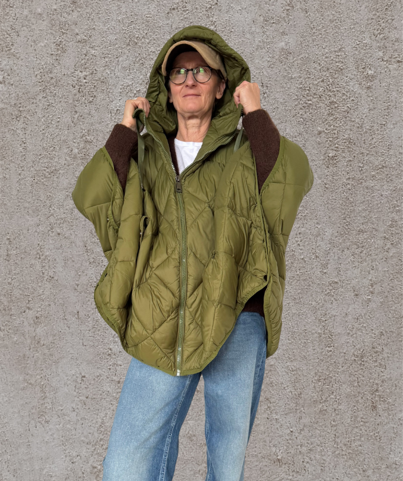 gesteppter Poncho / Puffer-poncho