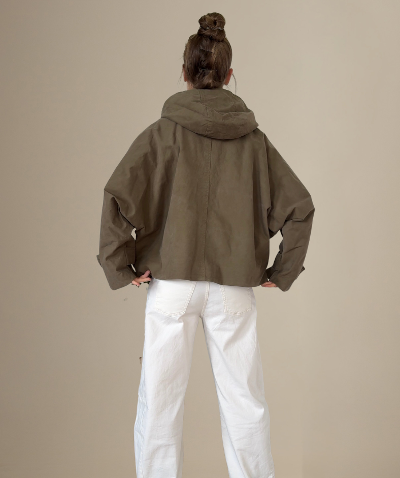 Trenchjacke mit abnehmbarer Kapuze