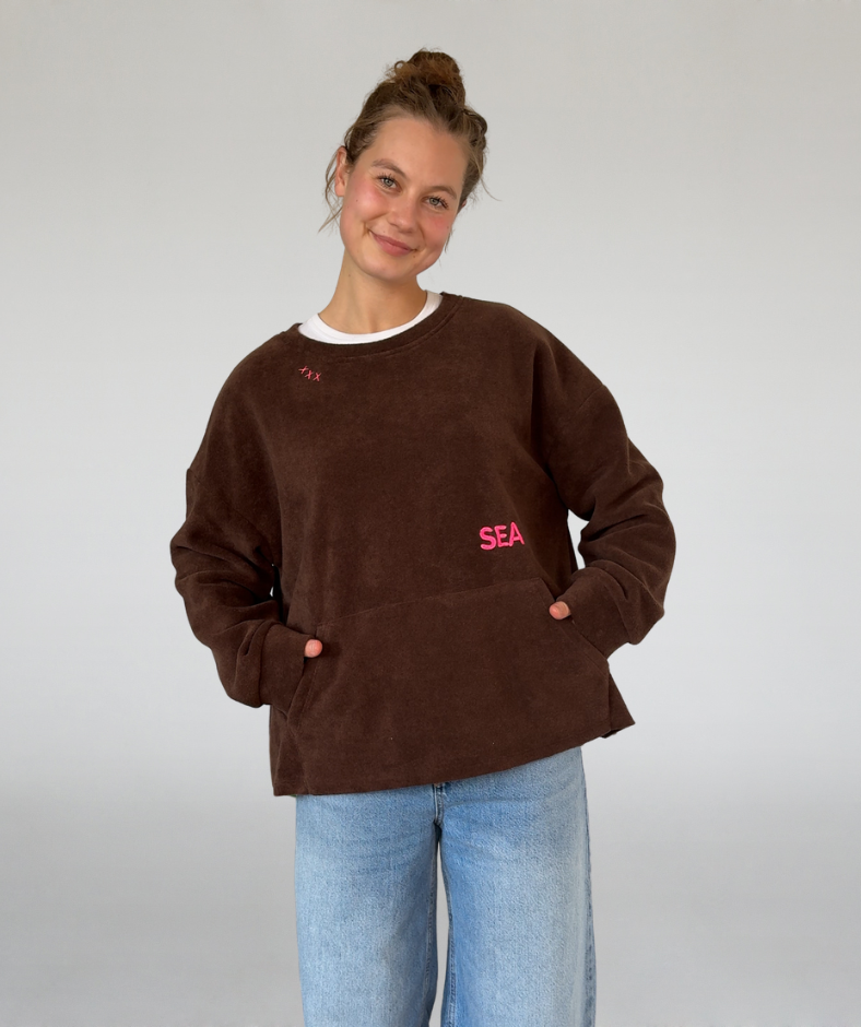 Fleecesweater mit Kangurutasche braun „SEA“