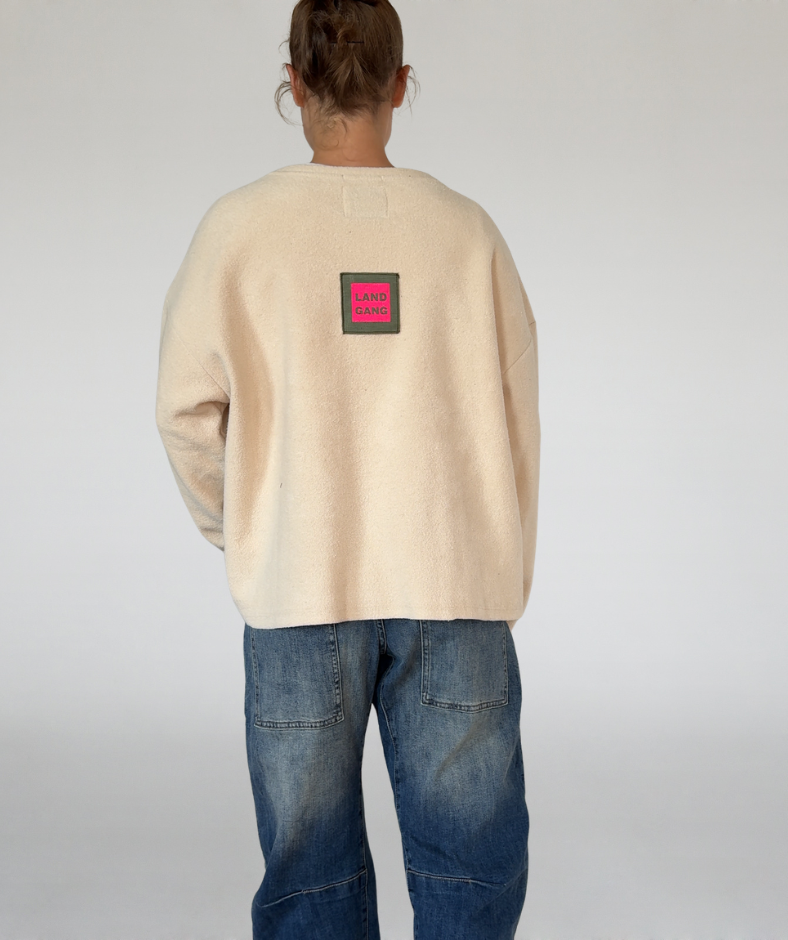 Fleecesweater mit Kangurutasche sand „Landgang“