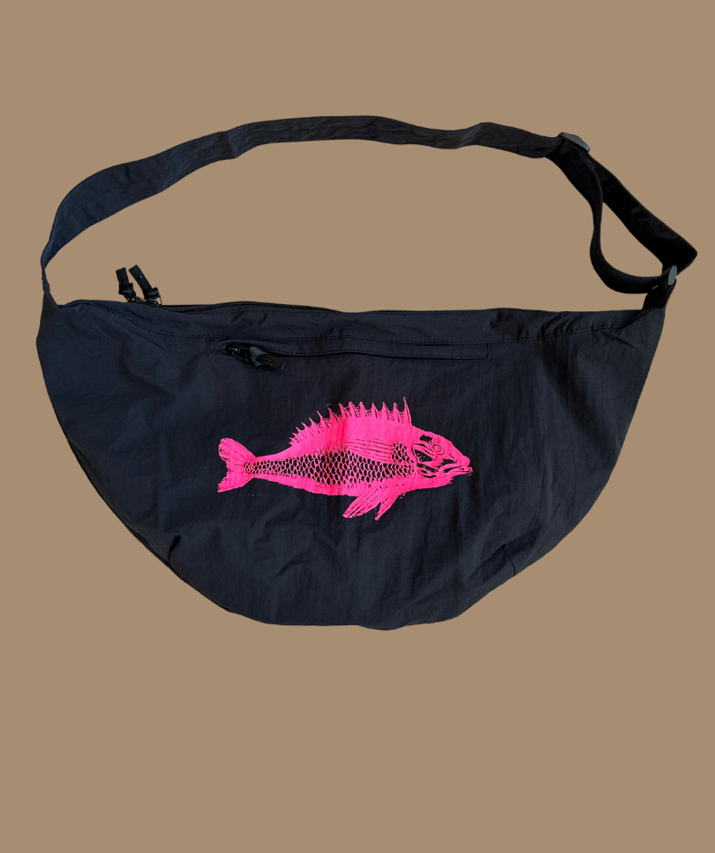 Crossbodybag Schwarz "Fisch"