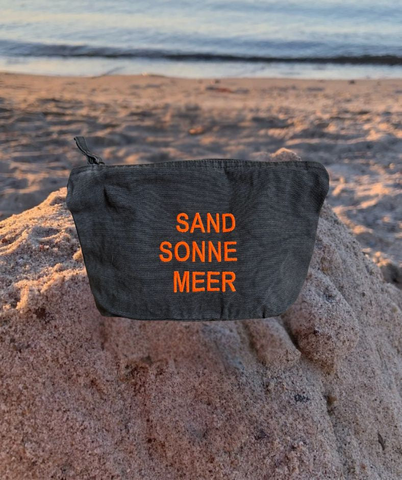 Kulturtasche verwaschenes Schwarz-Grau "Sand Sonne Meer Orange"