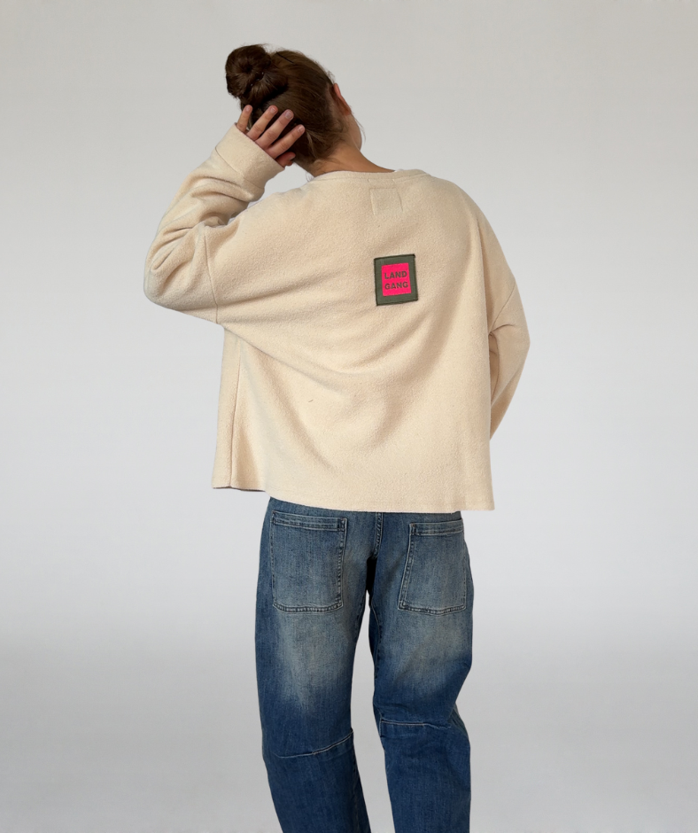 Fleecesweater mit Kangurutasche sand „Landgang“