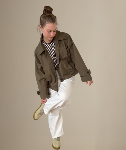 Trenchjacke mit abnehmbarer Kapuze