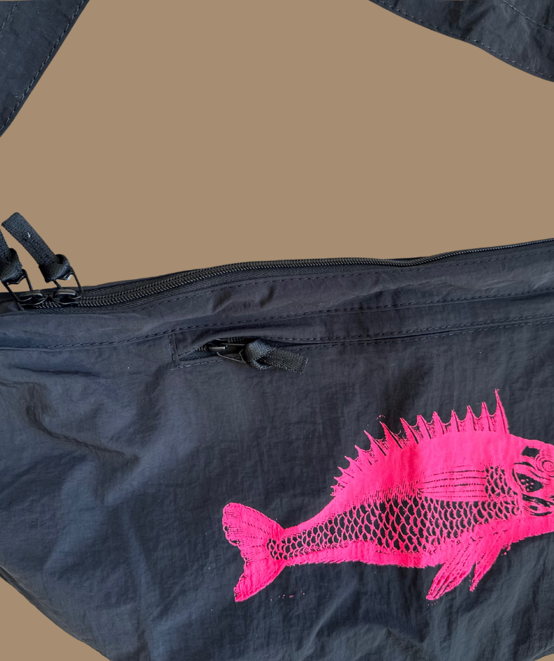 Crossbodybag Schwarz "Fisch"