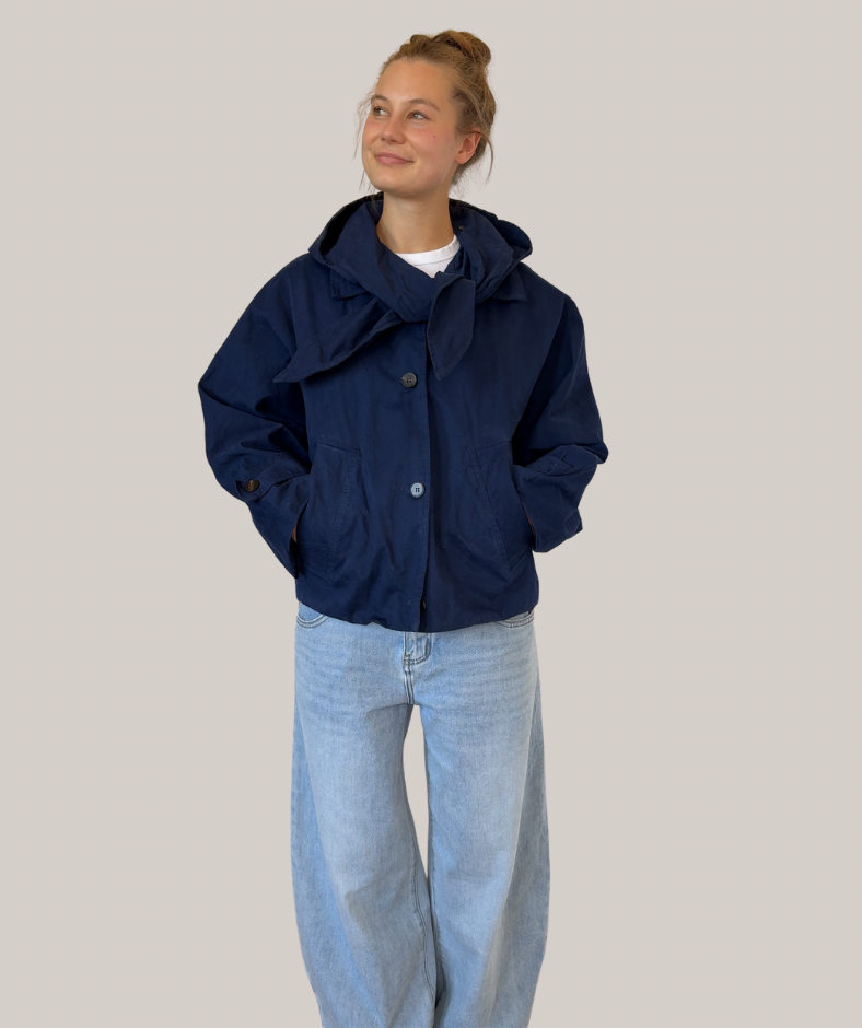 Trenchjacke mit abnehmbarer Kapuze navyblau